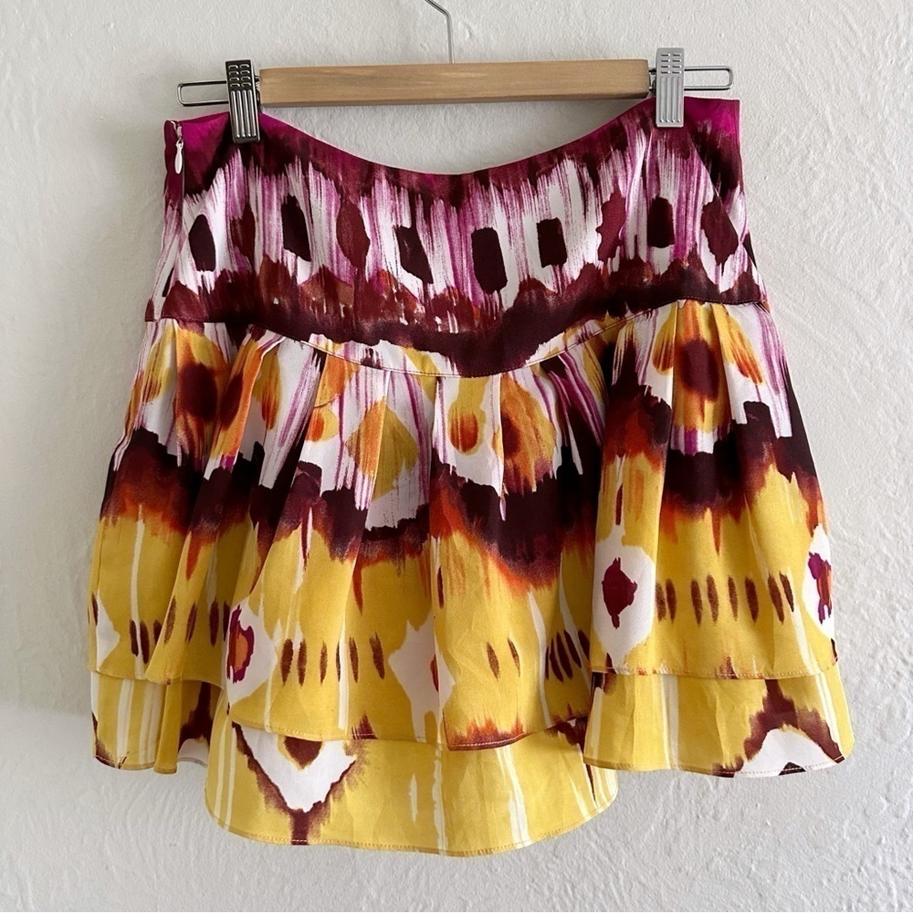 ⚡️10$ sale⚡️ BEBE Colorful Abstract Tiered Mini Skirt Size M